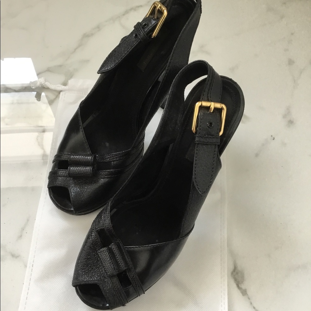 Louis Vuitton black high heels 👠🖤